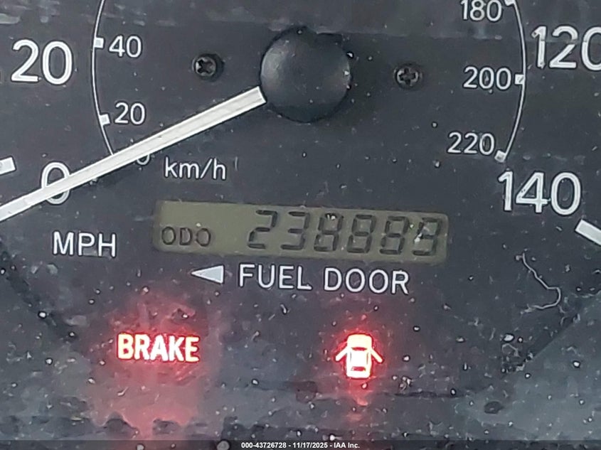 2000 Toyota Camry Le VIN: 4T1BG22K7YU683118 Lot: 43726728