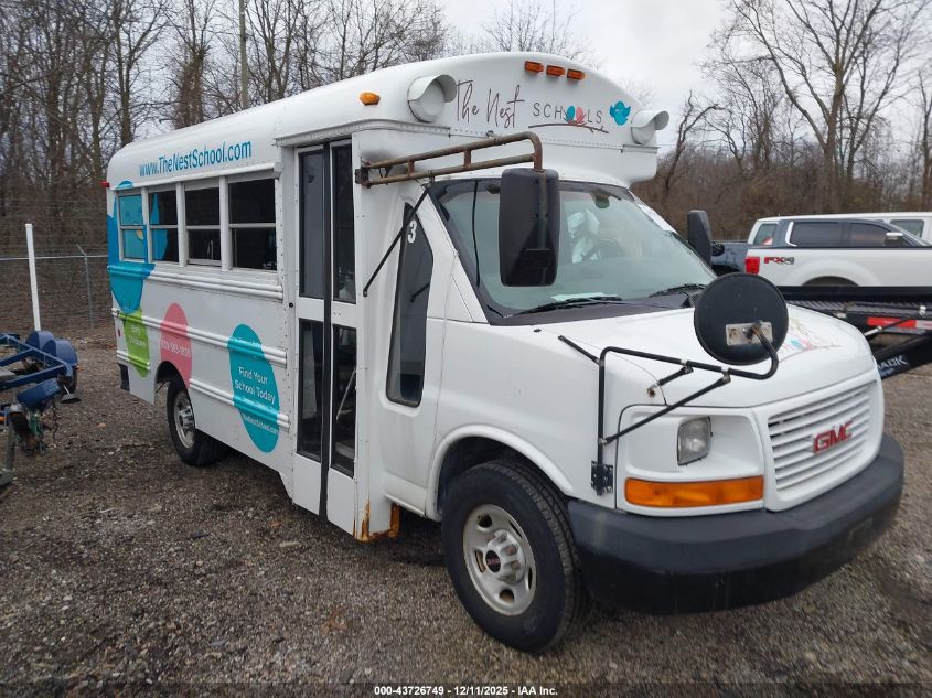 2003 GMC Savana Cutaway Standard