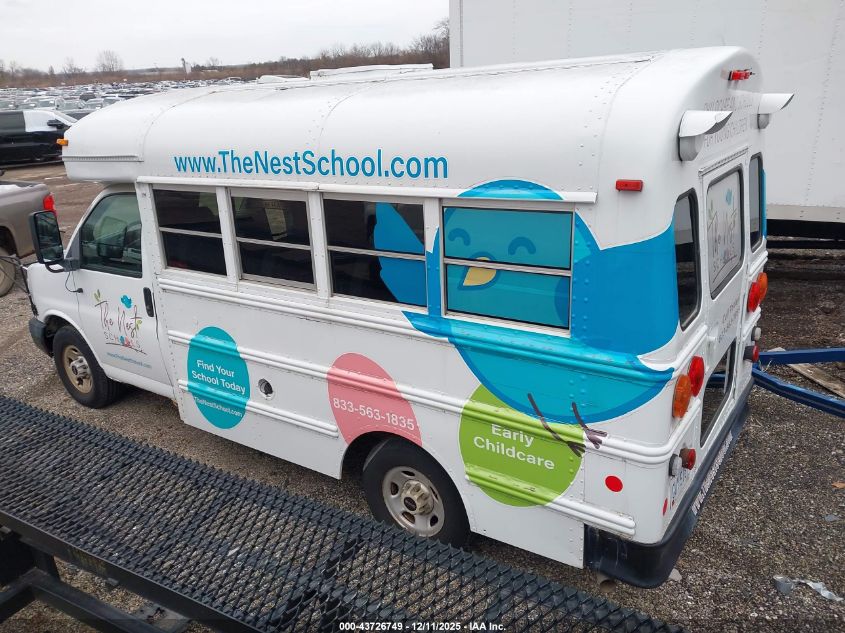 2003 GMC Savana Cutaway Standard