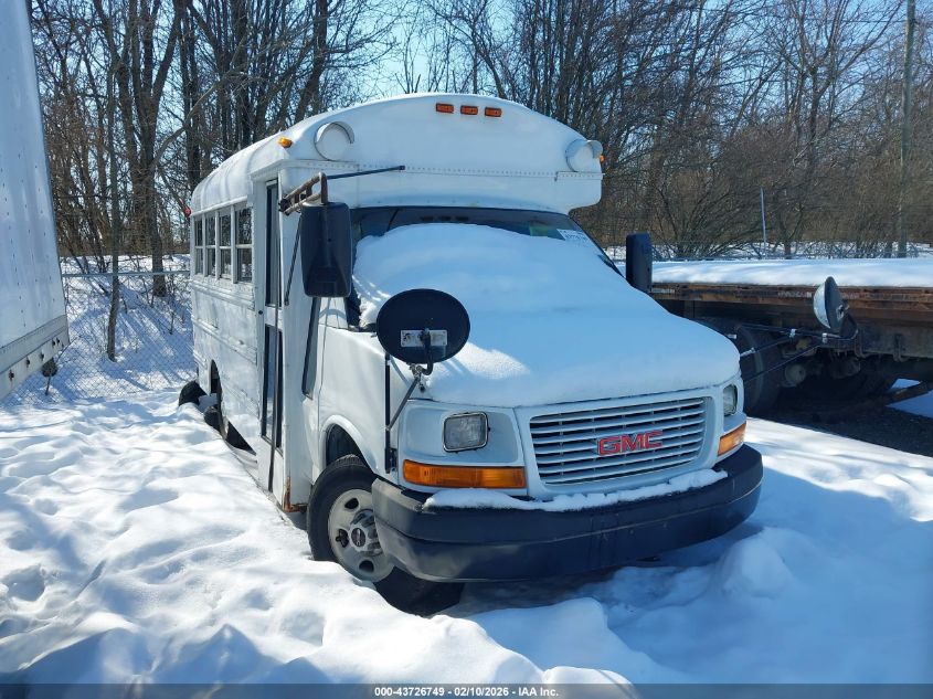2003 GMC Savana Cutaway Standard