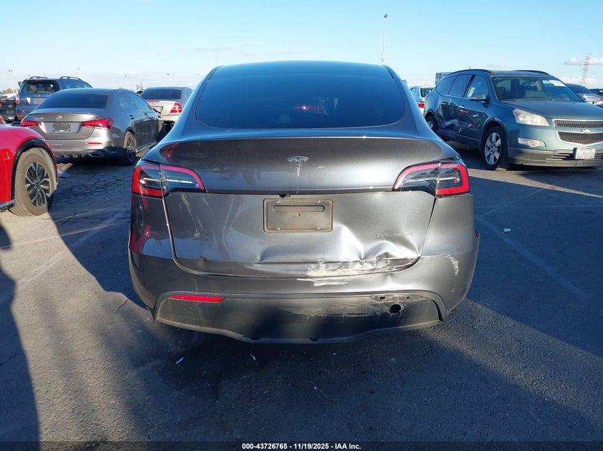 2023 Tesla Model Y Awd/Long Range Dual Motor All-Wheel Drive VIN: 7SAYGDEE1PA061587 Lot: 43726765