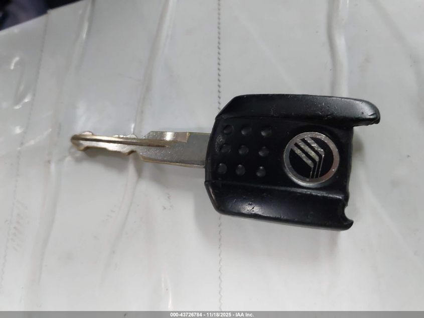 2005 Mercury Monterey Luxury VIN: 2MRDA222X5BJ01526 Lot: 43726784