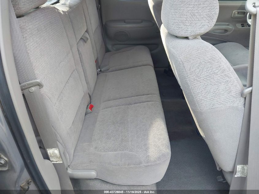 2000 Toyota Tundra Ltd V8 VIN: 5TBBT4819YS025923 Lot: 43726845