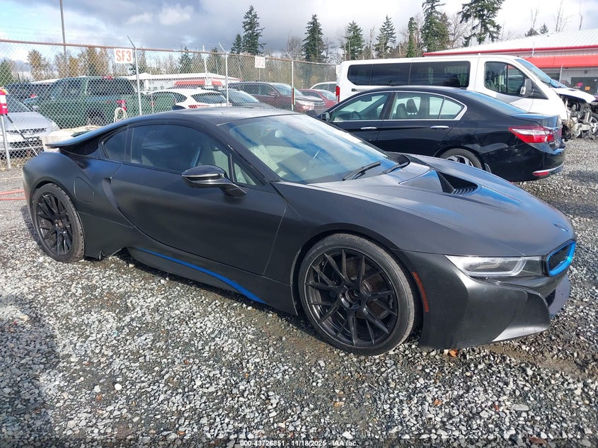 BMW I8