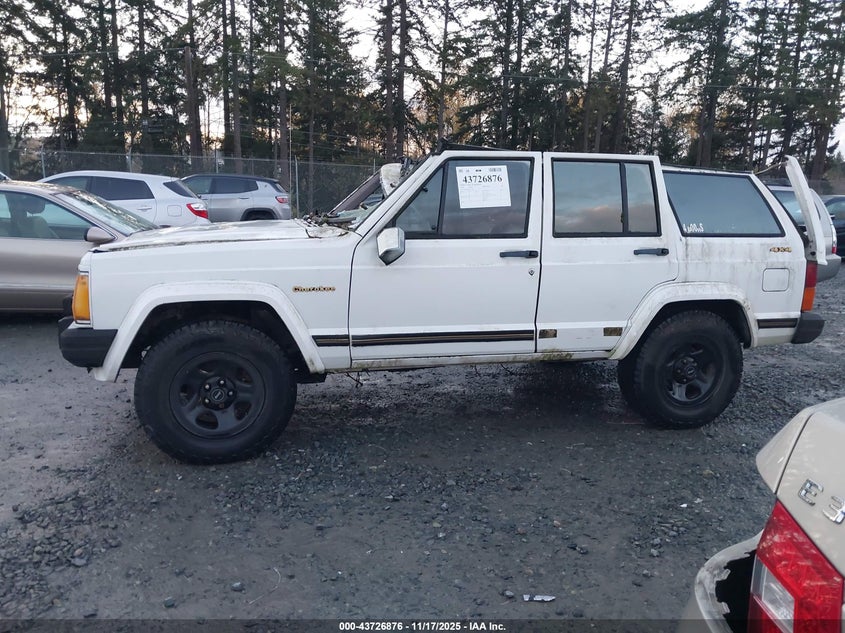 1988 Jeep Cherokee Limited VIN: 1JCMT7894JT253325 Lot: 43726876
