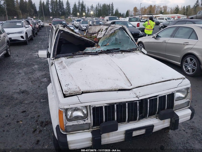 1988 Jeep Cherokee Limited VIN: 1JCMT7894JT253325 Lot: 43726876