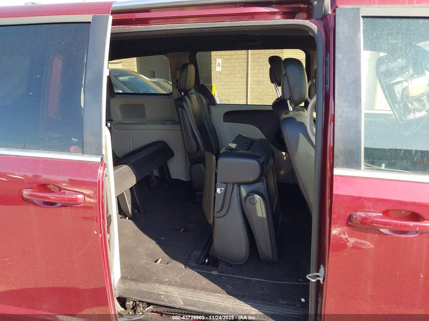 2018 Dodge Grand Caravan Sxt VIN: 2C4RDGCG1JR183946 Lot: 43726903