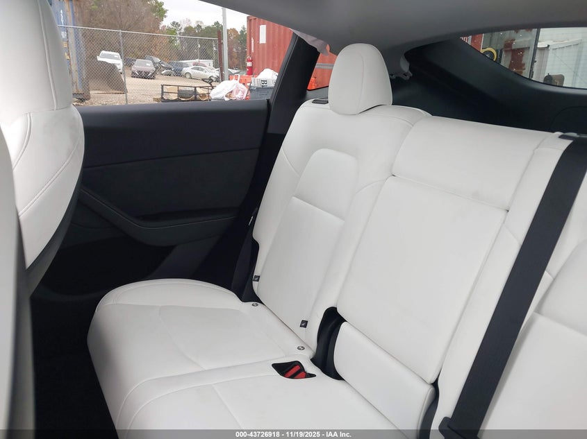 2025 Tesla Model Y Long Range Dual Motor Rear-Wheel Drive VIN: 7SAYGDED3SA358344 Lot: 43726918