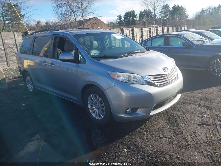 TOYOTA SIENNA XLE PREMIUM 8 PASSENGER