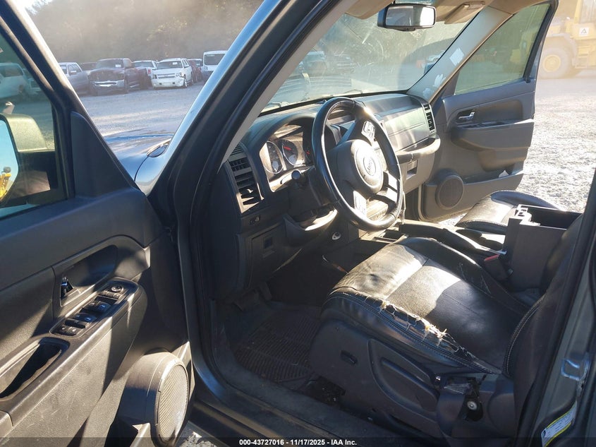 1C4PJLAK8CW166829 2012 JEEP LIBERTY (NORTH AMERICA) photo no. 5