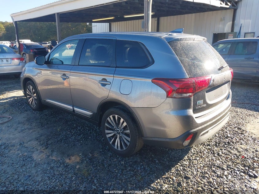 JA4AD3A33LZ011118 2020 MITSUBISHI OUTLANDER photo no. 3