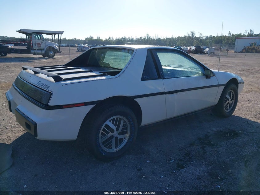 1G2AF37R5EP250197 1984 PONTIAC FIERO photo no. 4