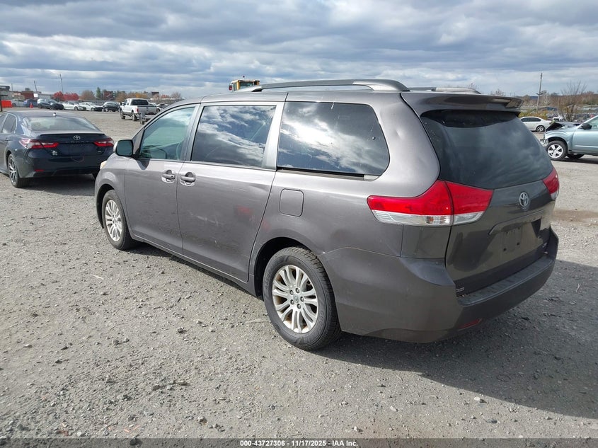 5TDYK3DC4DS306401 2013 TOYOTA SIENNA photo no. 3