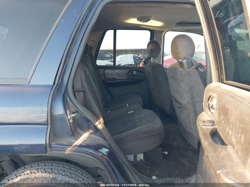 2008 Chevrolet Trailblazer Lt VIN: 1GNDS13SX82136528 Lot: 43727324