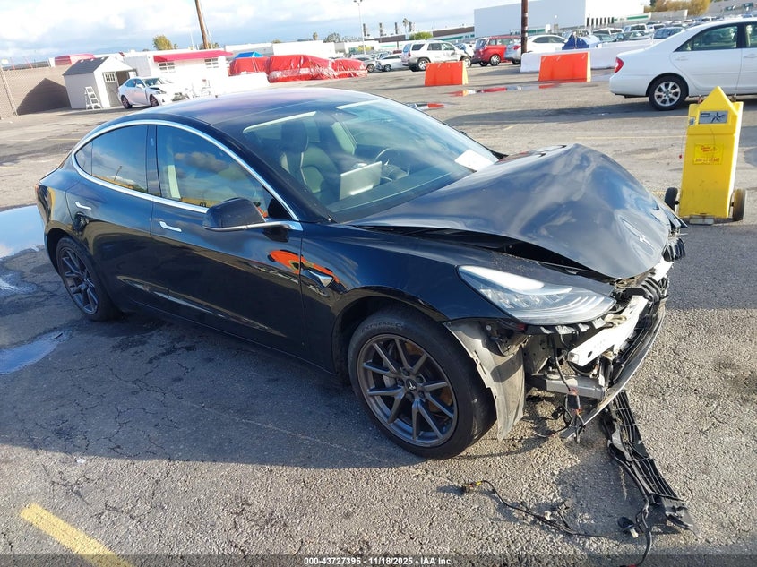 5YJ3E1EA0JF008446 2018 Tesla Model 3 Long Range/Mid Range auction photo 1