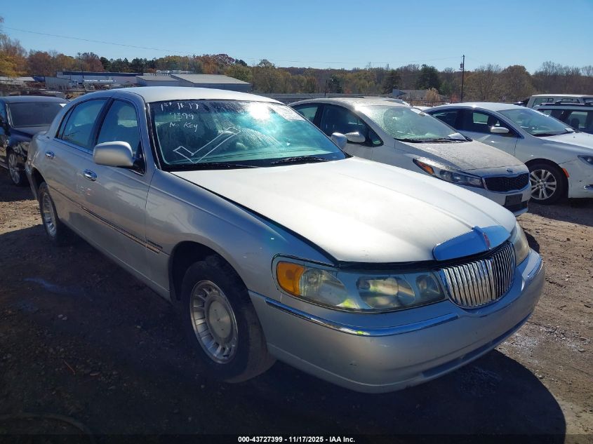 2000 Lincoln Town Car Executive