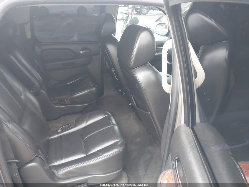 2007 Chevrolet Suburban 1500 Ltz VIN: 1GNFK16327J154121 Lot: 43727475