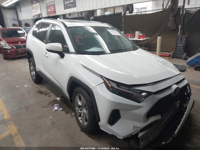 TOYOTA RAV4 XLE
