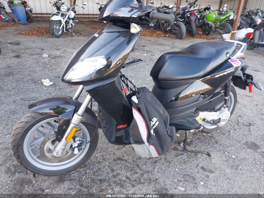ZD4SBC00294001570 2009 APRILIA SPORTCITY photo no. 2