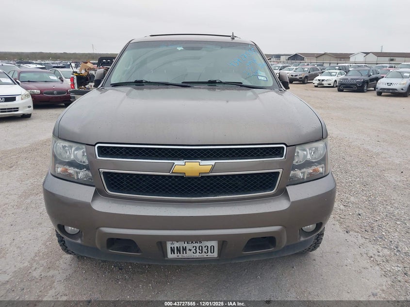 2013 Chevrolet Suburban 1500 Lt VIN: 1GNSCJE01DR113687 Lot: 43727555