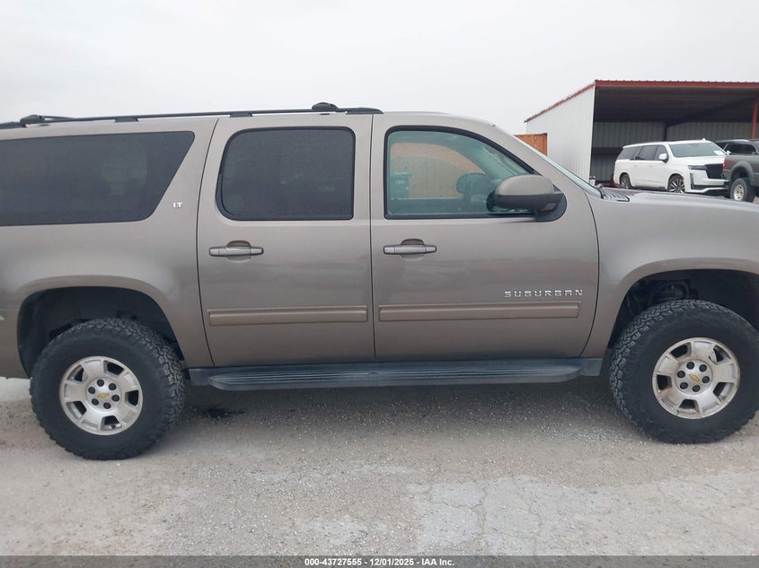 2013 Chevrolet Suburban 1500 Lt VIN: 1GNSCJE01DR113687 Lot: 43727555