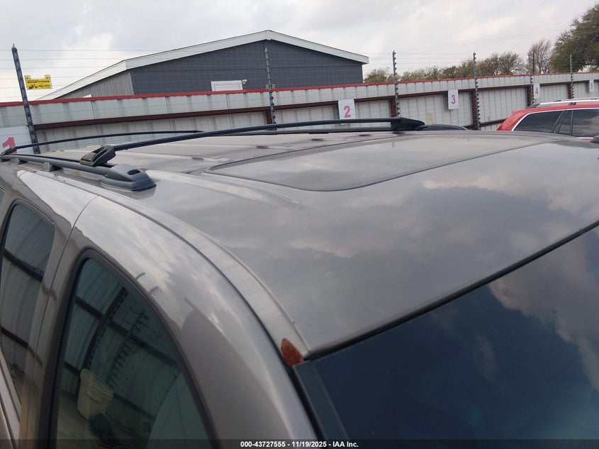 2013 Chevrolet Suburban 1500 Lt VIN: 1GNSCJE01DR113687 Lot: 43727555