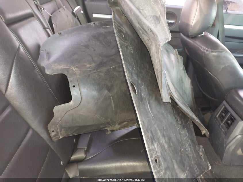 2009 Dodge Charger Sxt VIN: 2B3KA33V69H598989 Lot: 43727573