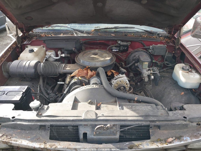 1988 Chevrolet Gmt-400 C2500 VIN: 2GCFC29K8J1133306 Lot: 43727575