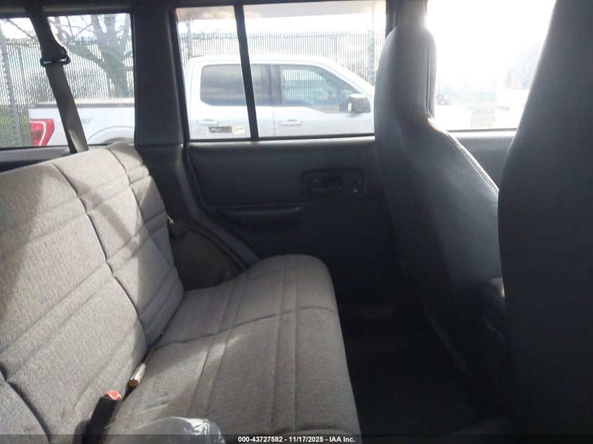 1999 Jeep Cherokee Classic/Sport VIN: 1J4FF68S6XL582593 Lot: 43727582