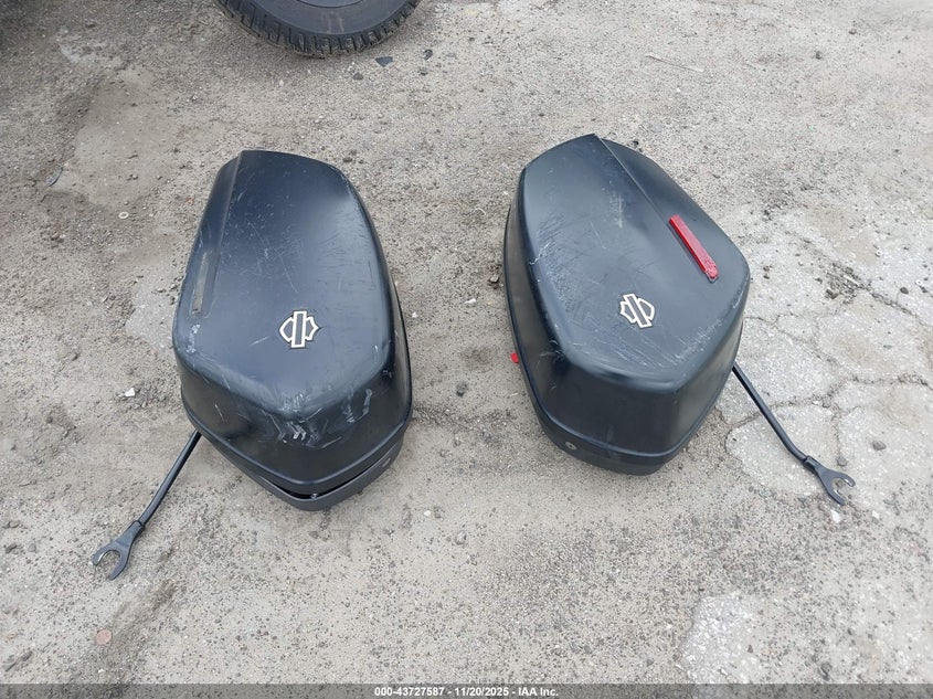 2018 Harley-Davidson Flsb Sport Glide VIN: 1HD1YMJ68JC054944 Lot: 43727587