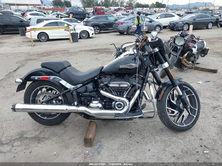 2018 Harley-Davidson Flsb Sport Glide VIN: 1HD1YMJ68JC054944 Lot: 43727587