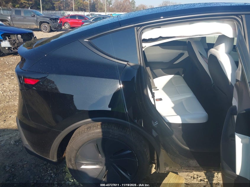 2026 Tesla Model Y Long Range Dual Motor All-Wheel Drive VIN: 7SAYGDED2TA446609 Lot: 43727611