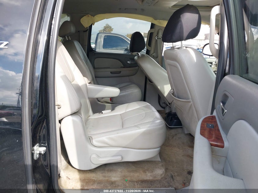 2007 Chevrolet Suburban 1500 Ltz VIN: 3GNFC16Y87G218902 Lot: 43727655