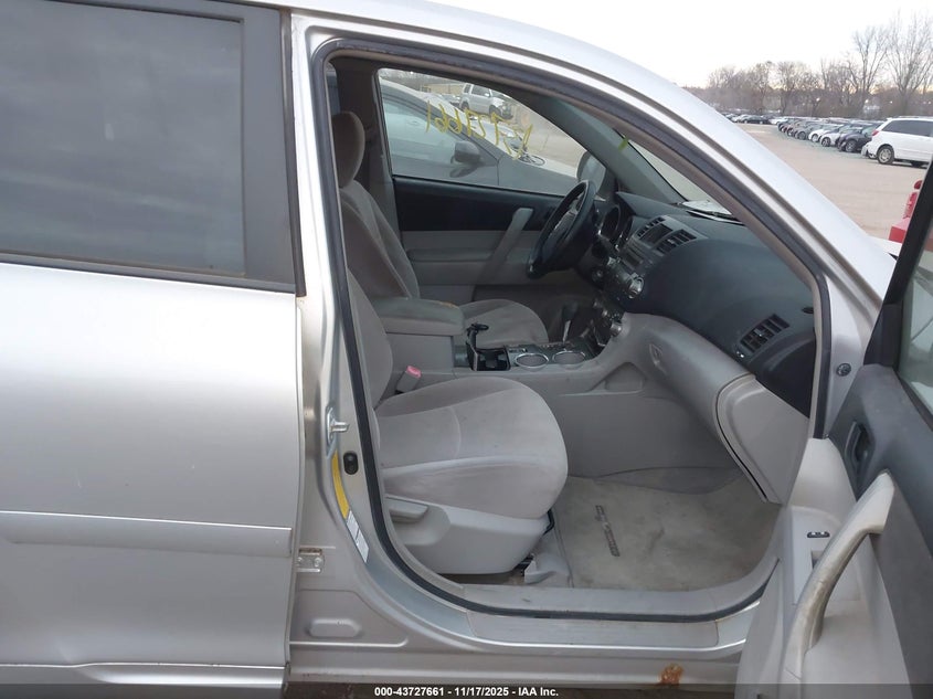 JTEES41A282013276 2008 TOYOTA HIGHLANDER photo no. 5