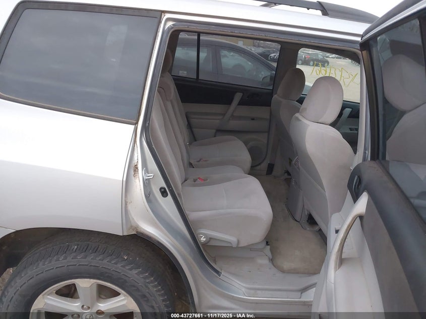 JTEES41A282013276 2008 TOYOTA HIGHLANDER photo no. 8