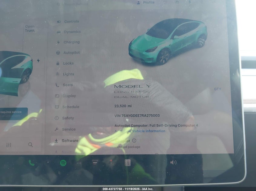 2024 Tesla Model Y Long Range Dual Motor All-Wheel Drive VIN: 7SAYGDEE7RA275003 Lot: 43727758