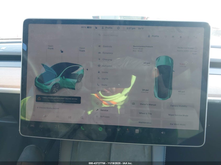 2024 Tesla Model Y Long Range Dual Motor All-Wheel Drive VIN: 7SAYGDEE7RA275003 Lot: 43727758