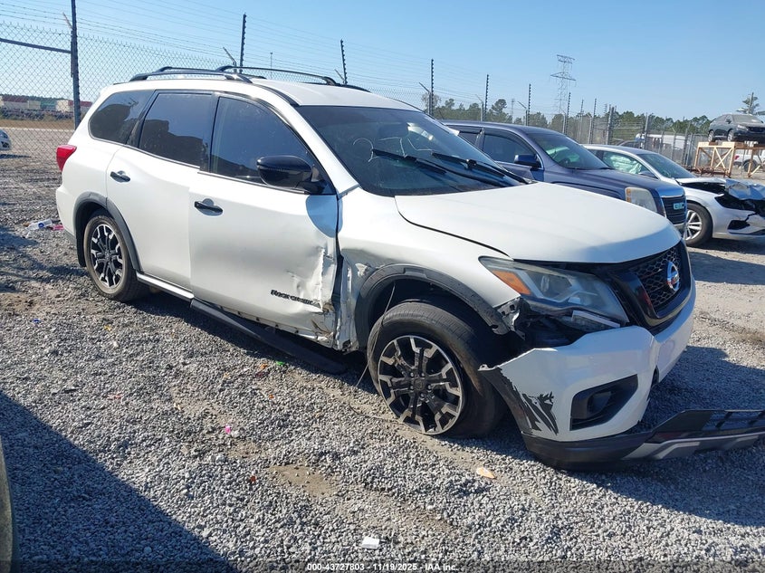 NISSAN PATHFINDER SV