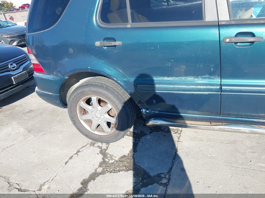 1999 Mercedes-Benz Ml 430 VIN: 4JGAB72E3XA123310 Lot: 43727832