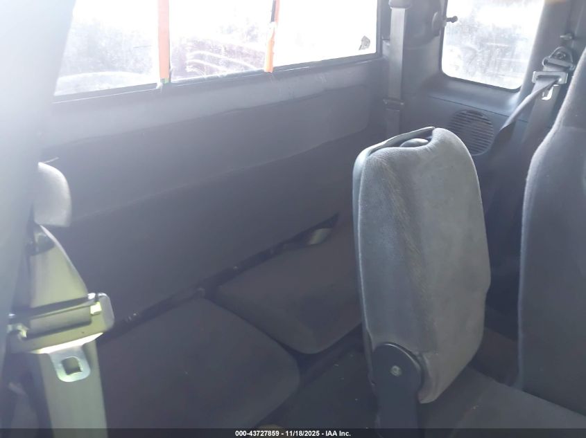 2000 Dodge Dakota Slt/Sport VIN: 1B7GL22N0YS599430 Lot: 43727859