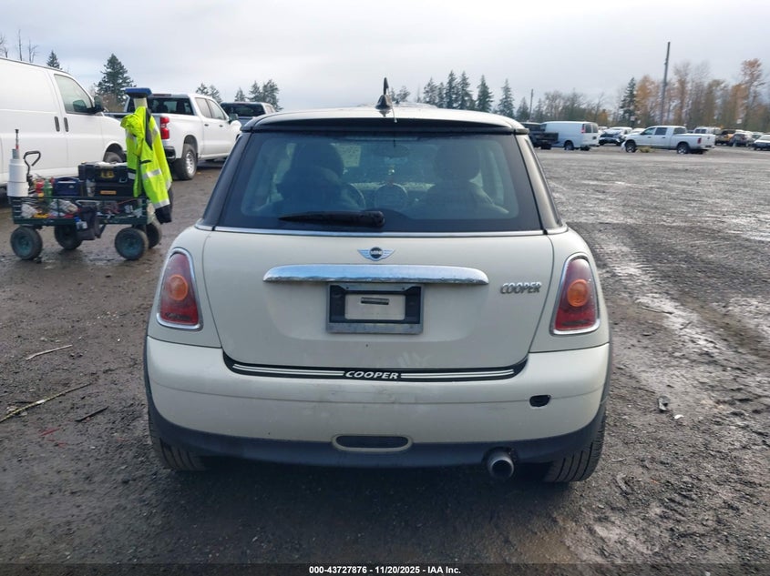 2009 Mini Cooper VIN: WMWMF33599TU73882 Lot: 43727876