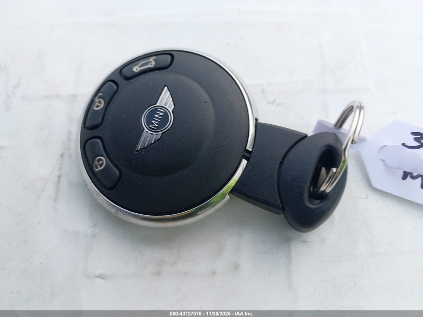 2009 Mini Cooper VIN: WMWMF33599TU73882 Lot: 43727876