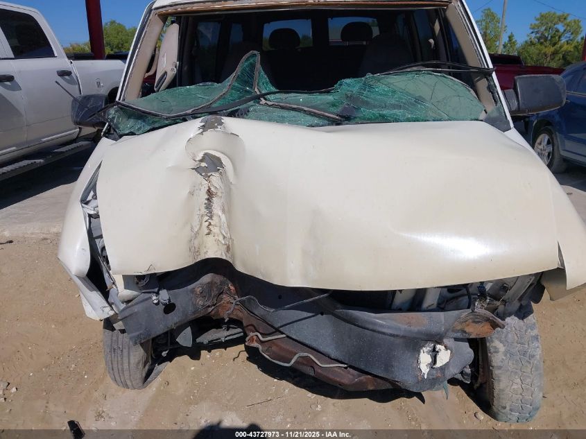 2000 Chevrolet Astro VIN: 1GNDM19W8YB102091 Lot: 43727973