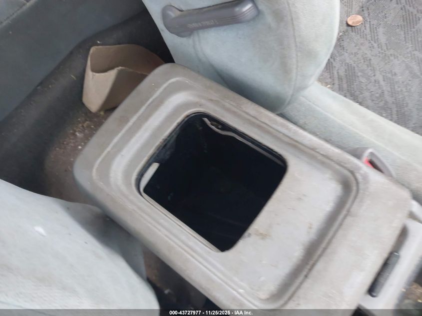 2000 Subaru Forester L VIN: JF1SF6356YH724568 Lot: 43727977