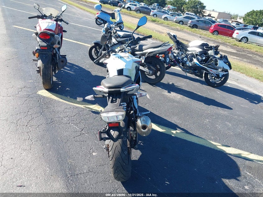 2018 BMW G310 R VIN: WB30G1109JR856527 Lot: 43728090