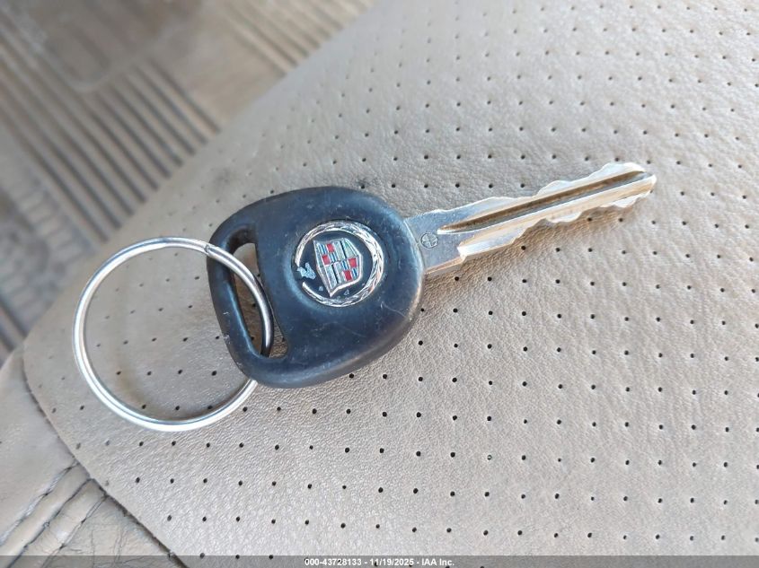 2009 Cadillac Escalade Standard VIN: 1GYFK23229R104716 Lot: 43728133