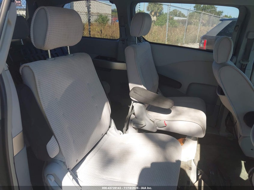 5N1BV28U94N369604 2004 NISSAN QUEST photo no. 8