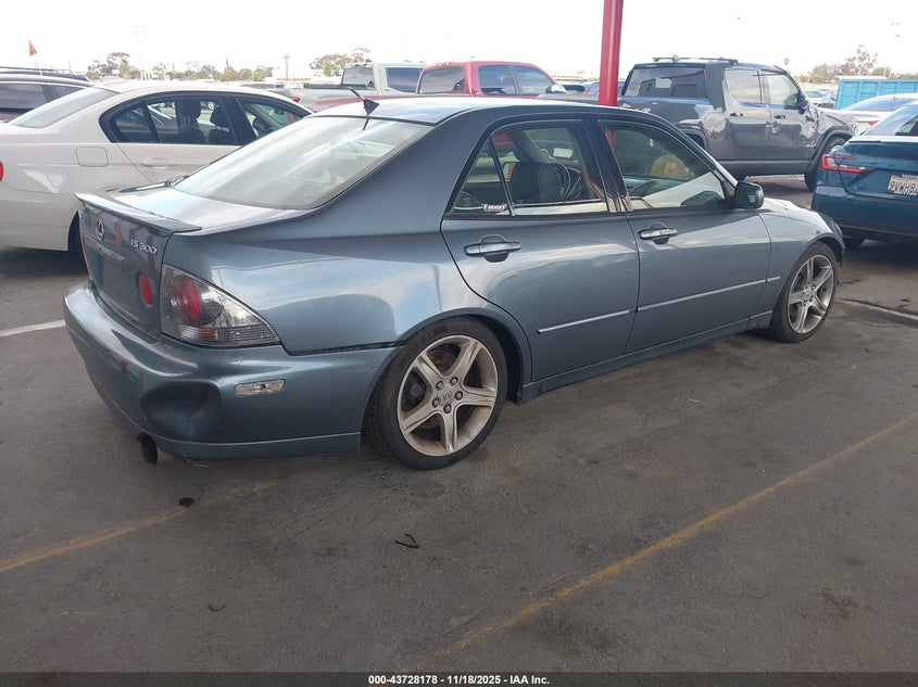 JTHBD192740082806 2004 LEXUS IS photo no. 4
