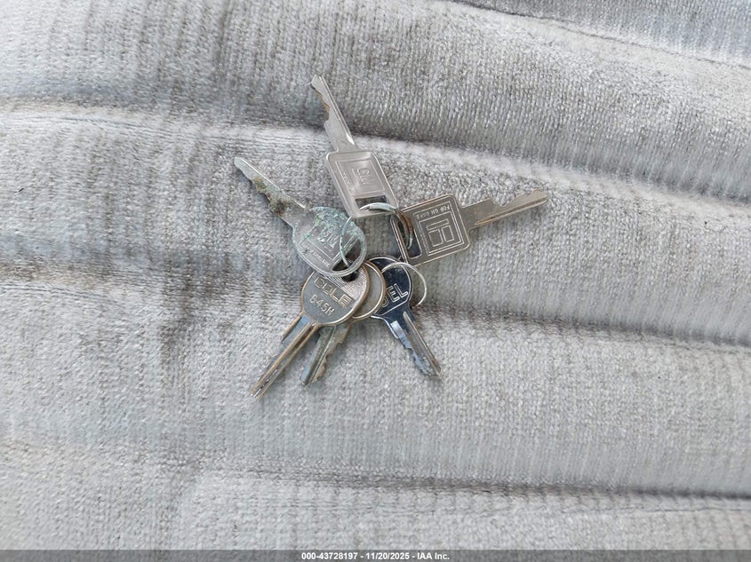 1992 Chevrolet Suburban K1500 VIN: 1GNFK16K2NJ308914 Lot: 43728197