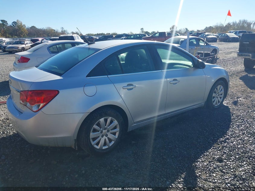 1G1PC5SH7B7300918 2011 CHEVROLET CRUZE photo no. 4